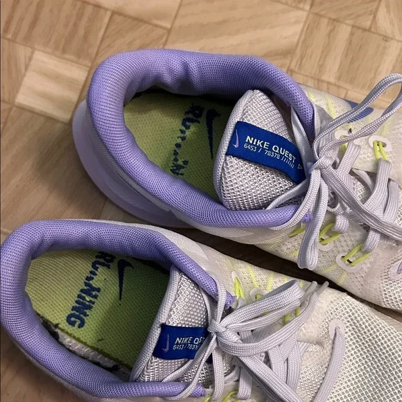 Nike Women's White and Lavender Athletic Shoes - Picture 2 of 8